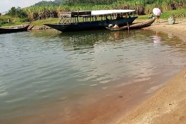 Phun Trào Hồ Nước Là Gì? Vì Sao Hồ Nước Có Thể Bất Ngờ Giải Phóng Lượng Khí Độc Khổng Lồ? 3 20261016 185642 0000