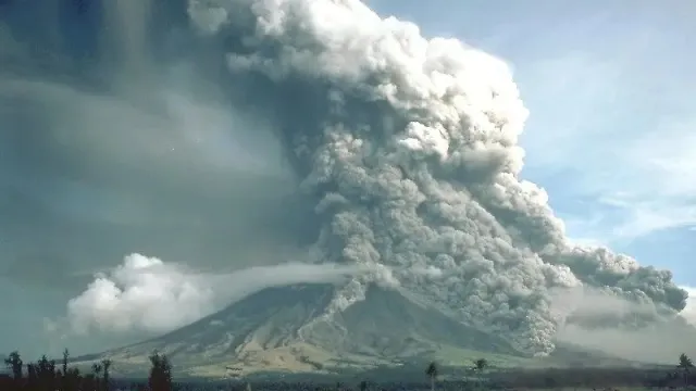 Pyroclastic flows at Mayon Volcano 1